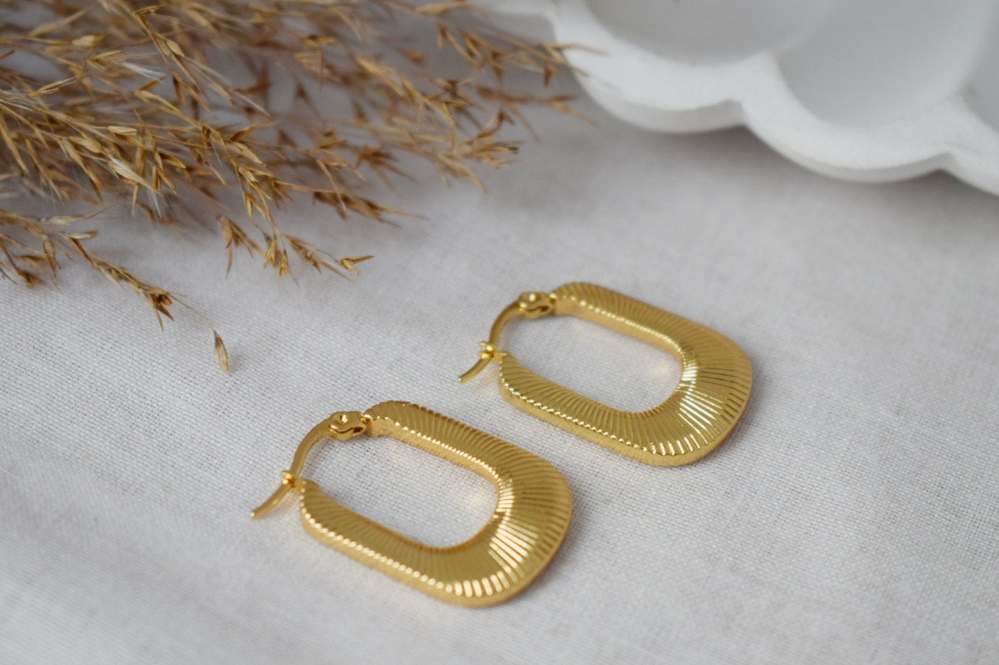 Geometrische Creolen, Rechteckige Ohrringe, 18 Karat vergoldeter Edelstahl, Chunky Statement Creolen, Moderner minimalistischer Unikatschmuck, Geschenk für Sie