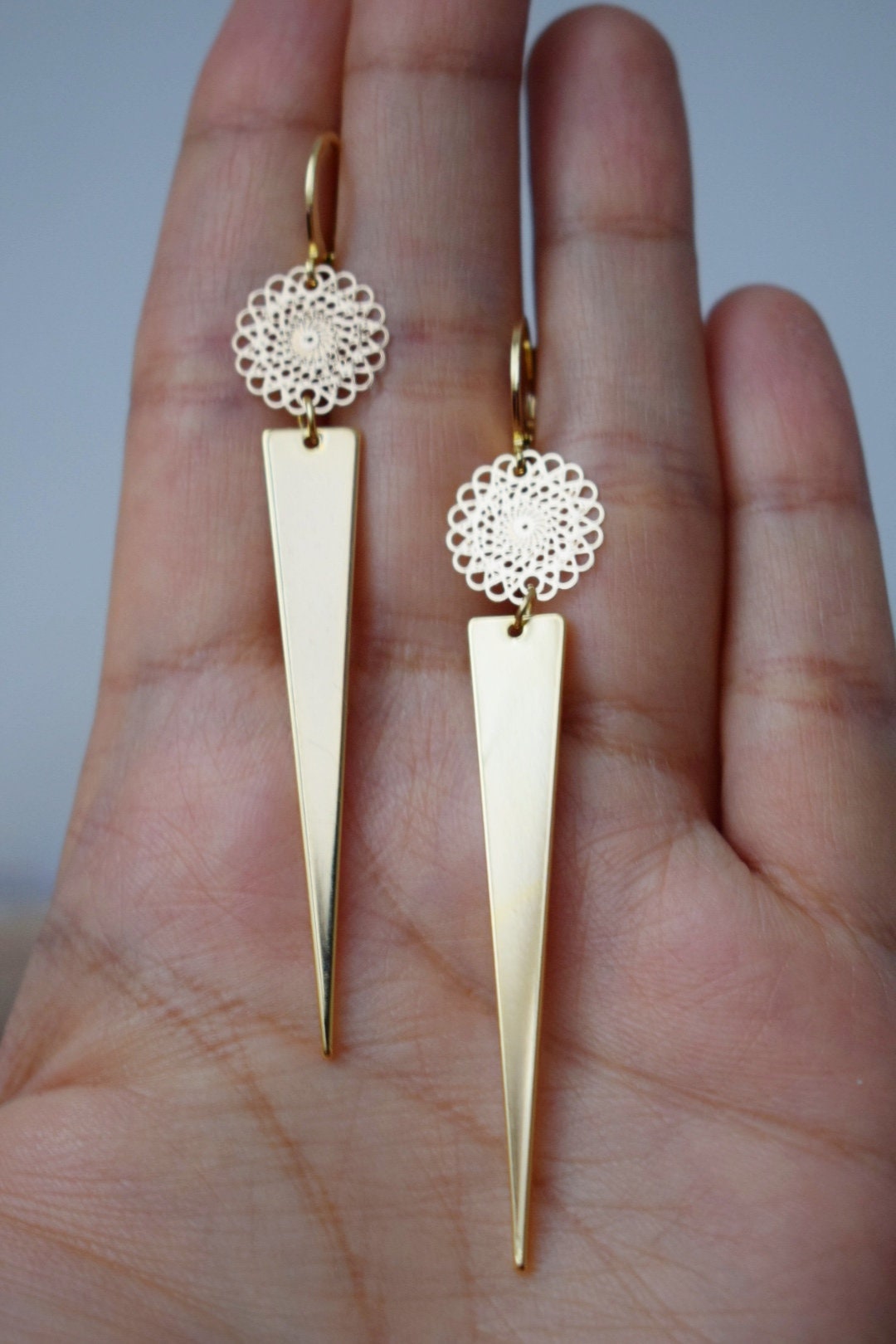 Goldene Mandala-Ohrringe mit Dreiecksanhänger, Huggie-Creolen, lange geometrische Hängeohrringe, Bestes Schmuckgeschenk für Sie