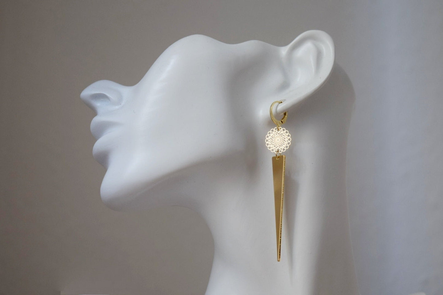 Goldene Mandala-Ohrringe mit Dreiecksanhänger, Huggie-Creolen, lange geometrische Hängeohrringe, Bestes Schmuckgeschenk für Sie