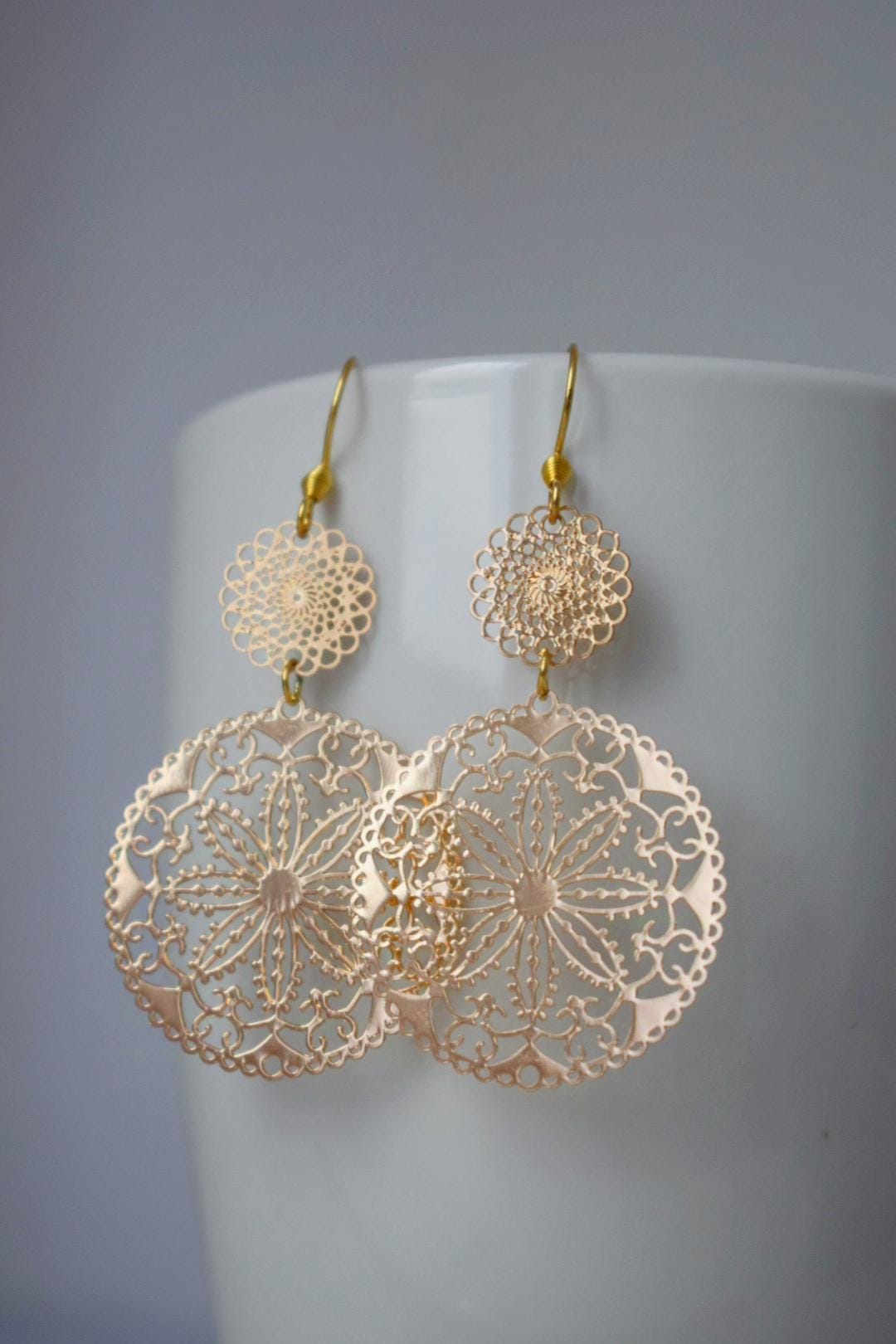 Ornament-Ohrringe für Frauen, Lange Mandala-Ohrringe aus goldenem Filigran, Boho-Ohrhänger, Ohrringe aus Edelstahl, Schmuckgeschenk für Sie