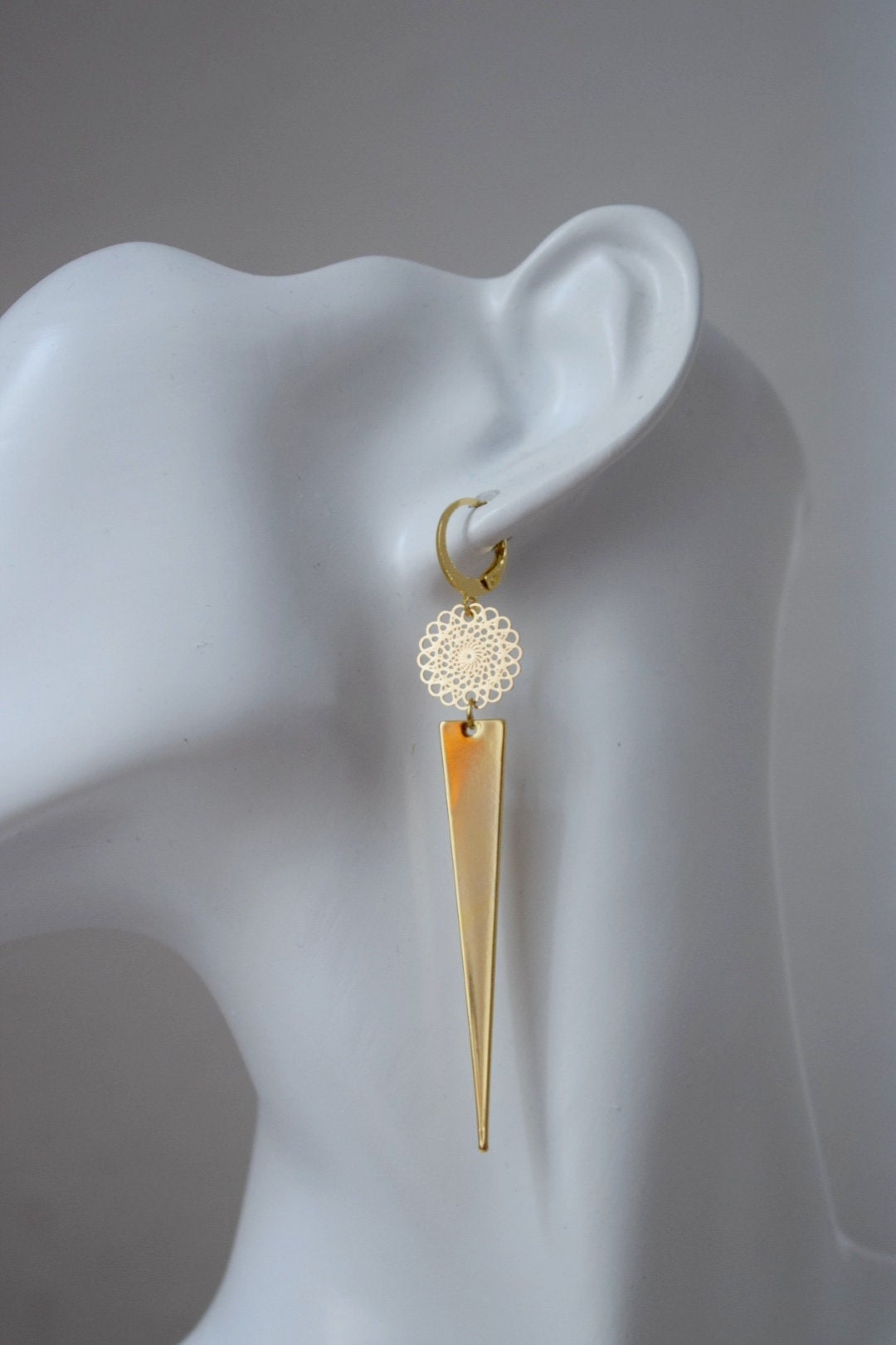 Goldene Mandala-Ohrringe mit Dreiecksanhänger, Huggie-Creolen, lange geometrische Hängeohrringe, Bestes Schmuckgeschenk für Sie