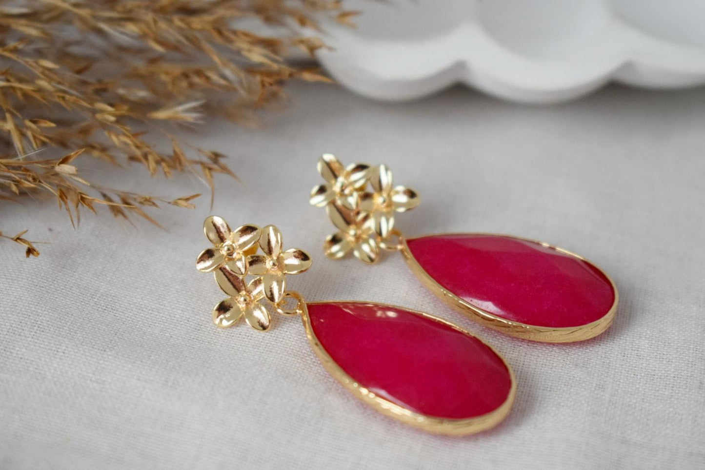 Tropfenförmige rosa Jade Ohrstecker, Blumen Ohrhänger, Lange Edelstein Ohrringe, Facettierter Stein, Boho Chic Schmuck, Muttertagsgeschenk