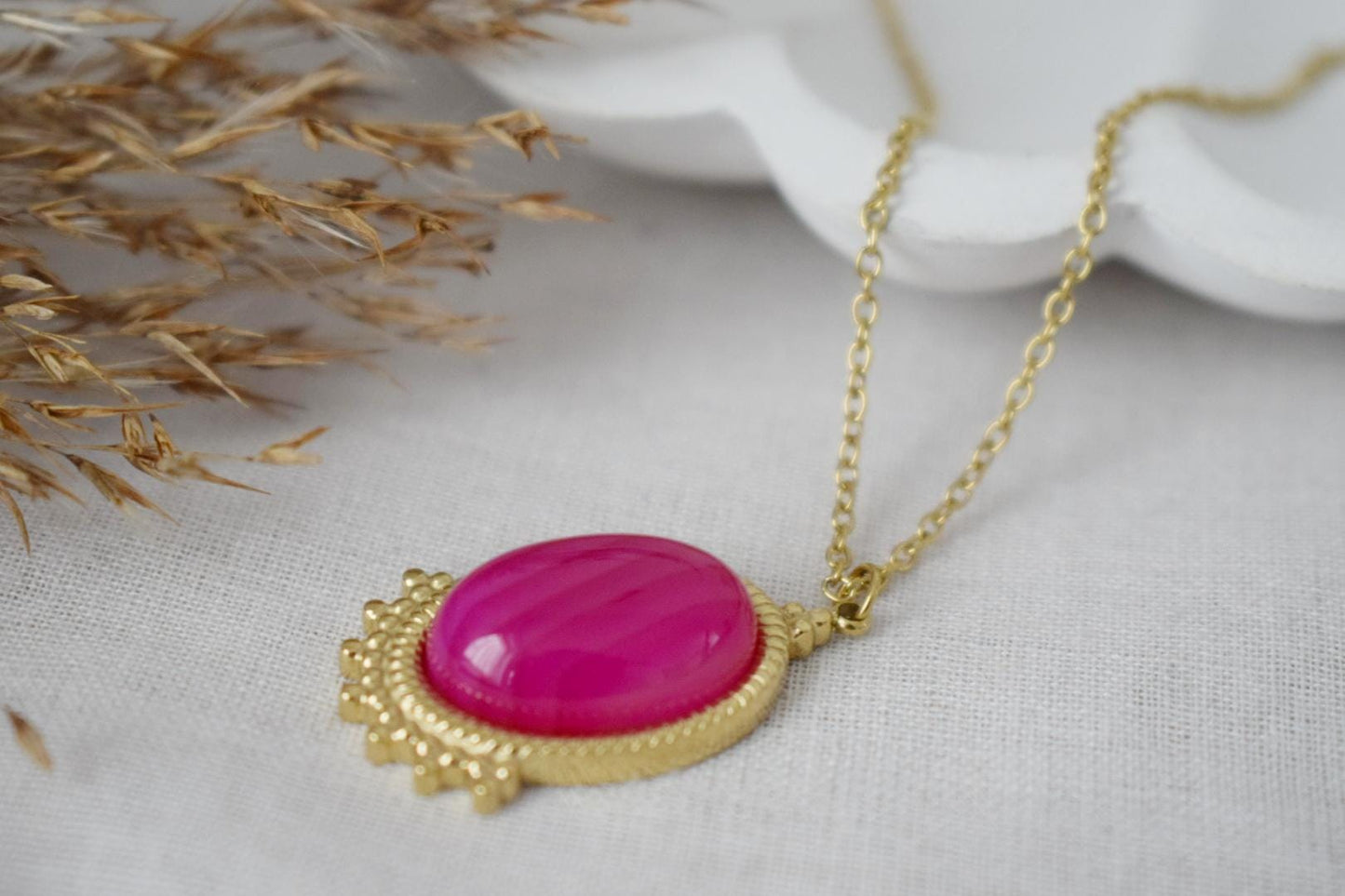 Rosa Achat Halskette Gold, Ovale Edelstein Viktorianische Halskette für Frauen, Einzigartiger Anhänger, Stein Statement Halskette, Achat Schmuck, Geschenk für Sie