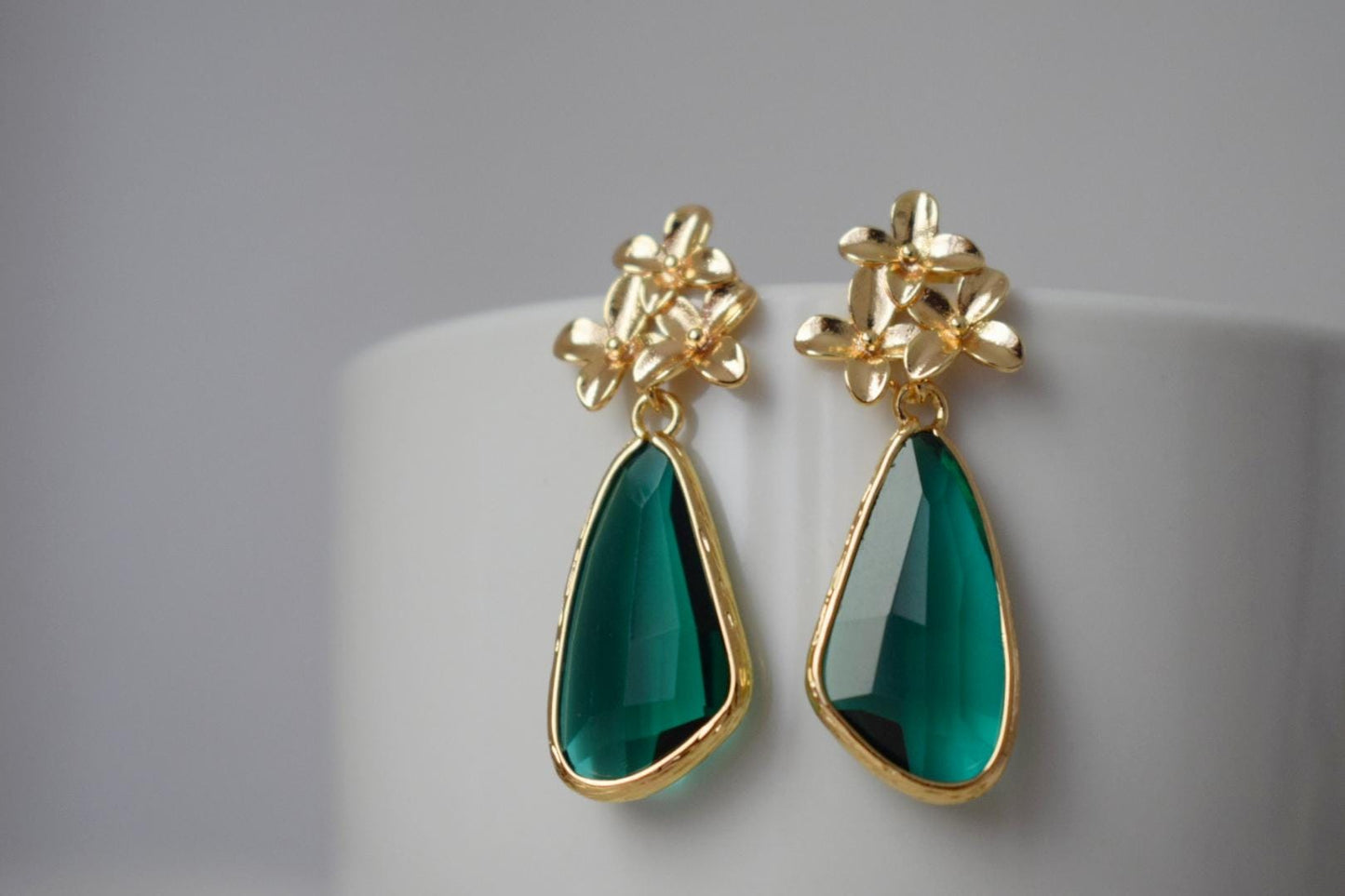 Green glass dangle earrings, Boho long teardrop earrings, Flower post earrings, Faceted earrings, Unique jewelry