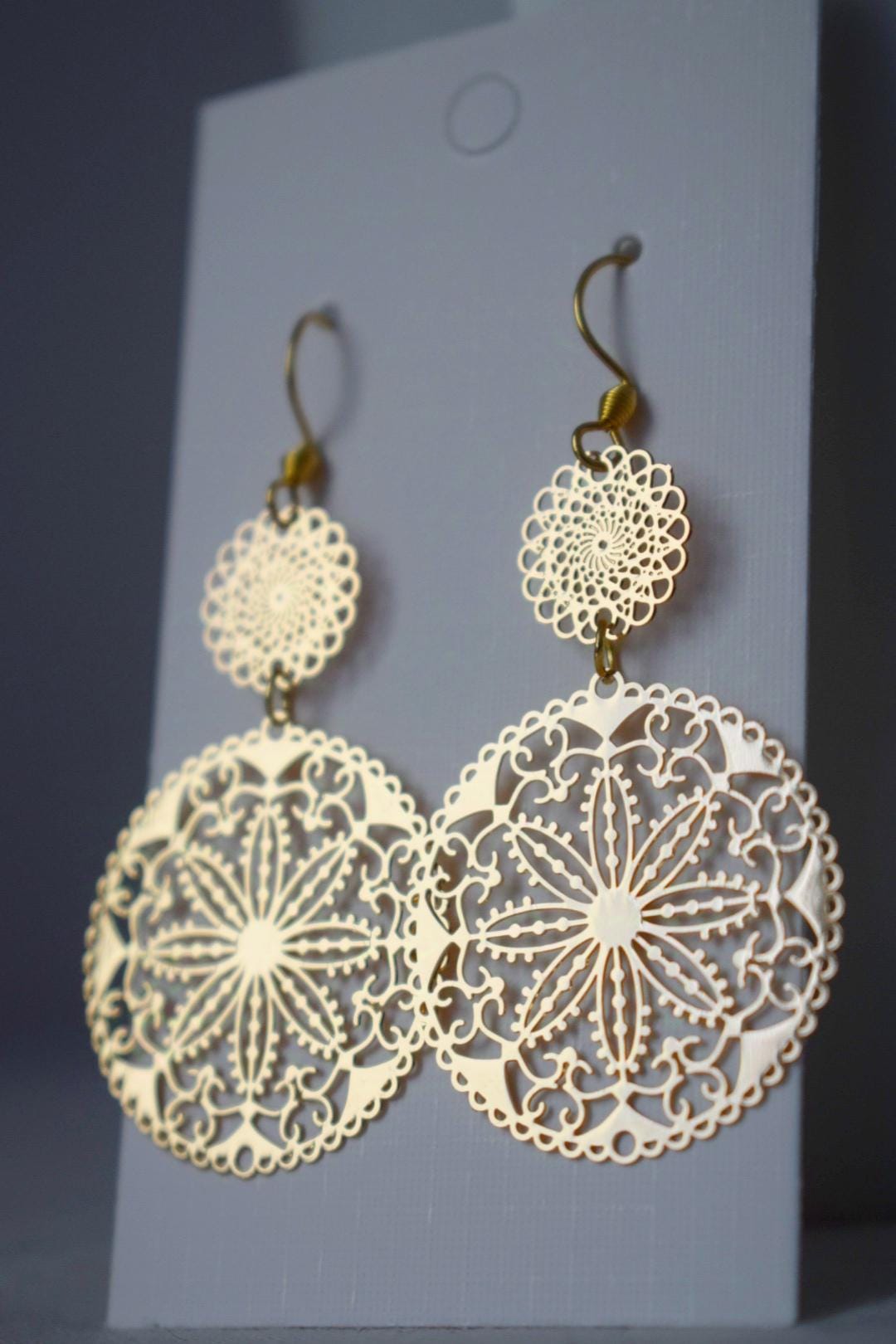Ornament-Ohrringe für Frauen, Lange Mandala-Ohrringe aus goldenem Filigran, Boho-Ohrhänger, Ohrringe aus Edelstahl, Schmuckgeschenk für Sie