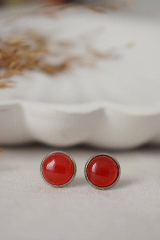 Rote Jade Ohrstecker, Kleine Edelstein Ohrstecker, Leichte Ohrringe, Minimalistischer Schmuck, Bestes Muttertagsgeschenk für Sie