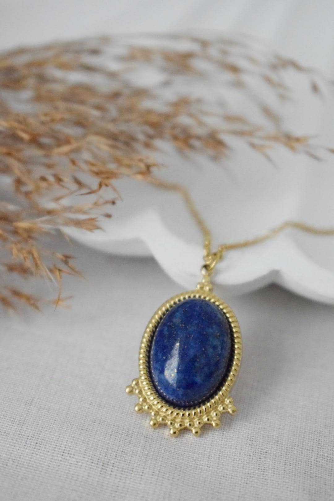 Lapislazuli Halskette Gold, Ovale Edelstein Viktorianische Halskette für Frauen, Einzigartiger Anhänger, Stein Statement Halskette, Bestes Schmuck Geschenk für Sie