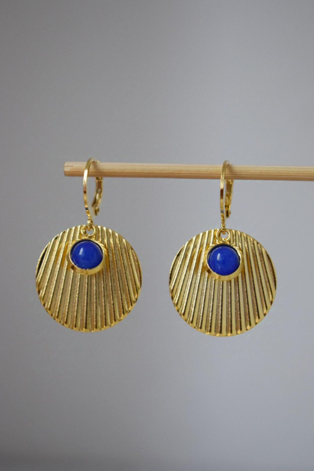 Blaue Jade Ohrringe, Runde Scheibenohrringe, 24k vergoldete Edelstahlohrringe, Leichter Schmuck, Bestes Weihnachtsgeschenk für Sie