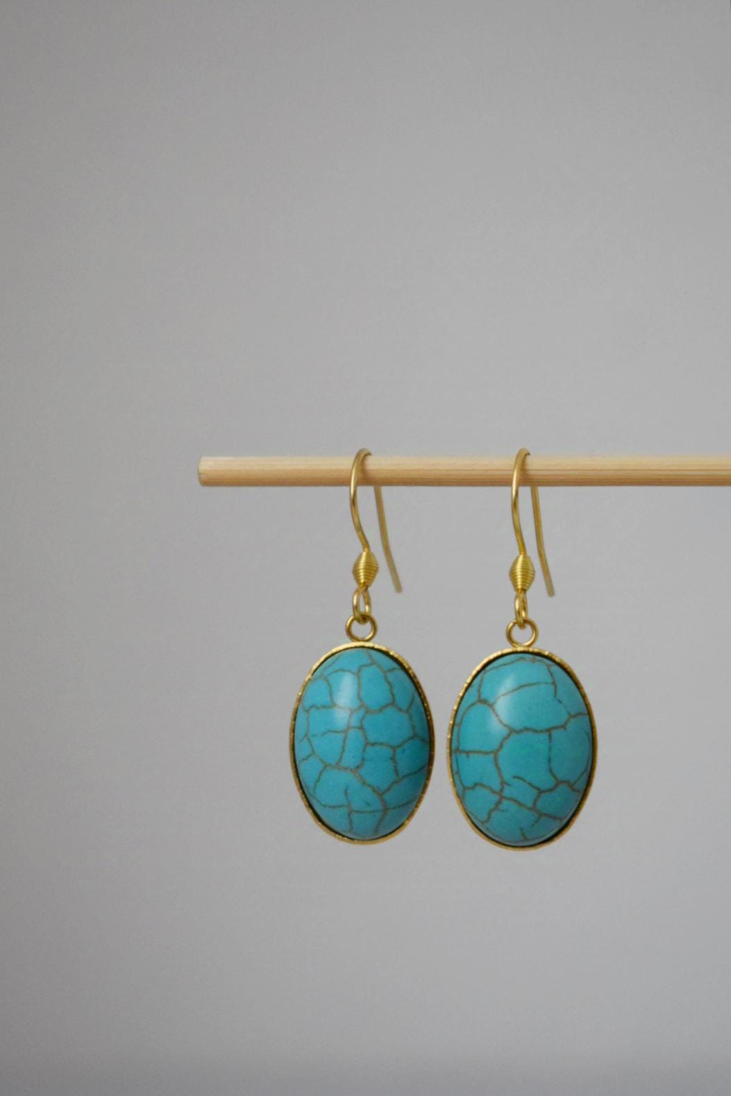 Türkise Ohrringe Gold, Ovale blaue Edelsteinbehänge, Boho Ohrhänger für Frauen, Einzigartiger Schmuck, Bestes Geschenk für Sie