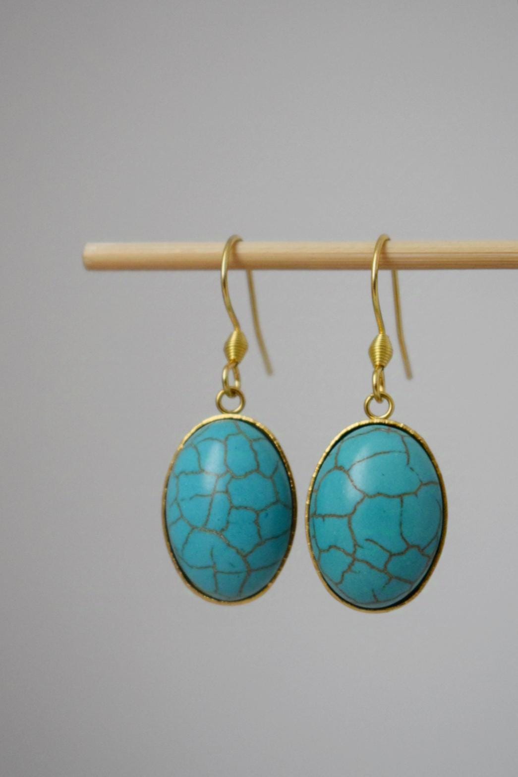 Türkise Ohrringe Gold, Ovale blaue Edelsteinbehänge, Boho Ohrhänger für Frauen, Einzigartiger Schmuck, Bestes Geschenk für Sie