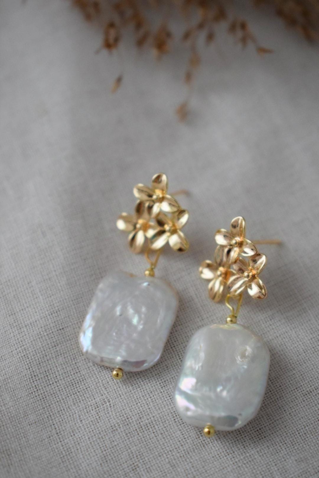 Barocke Keshi Perlen Ohrringe, Süßwasserperlen Schmuck, 18K vergoldete Blumen Ohrstecker, Vintage Stil Brautschmuck, Perfektes Brautjungfern Geschenk
