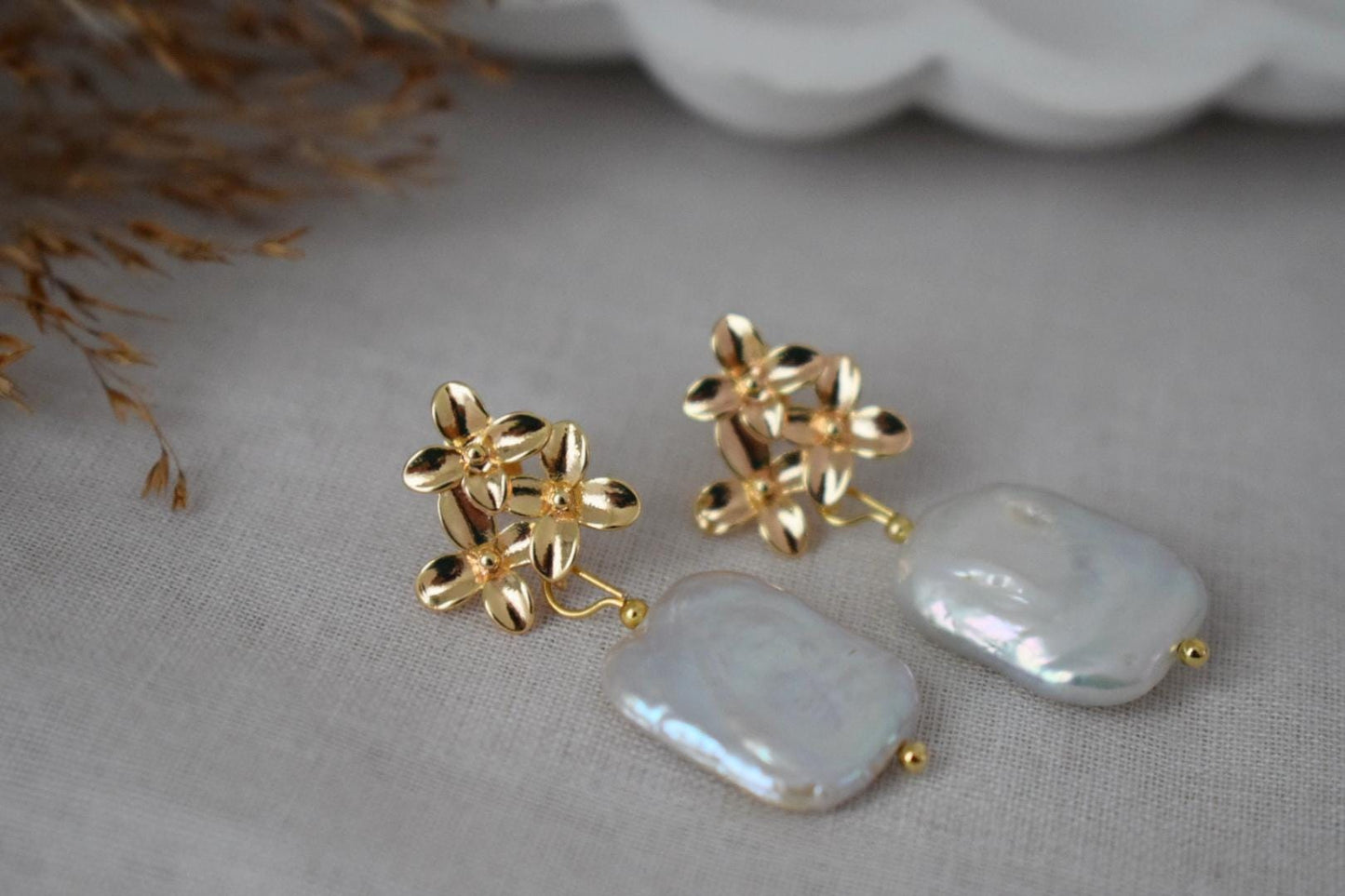 Barocke Keshi Perlen Ohrringe, Süßwasserperlen Schmuck, 18K vergoldete Blumen Ohrstecker, Vintage Stil Brautschmuck, Perfektes Brautjungfern Geschenk