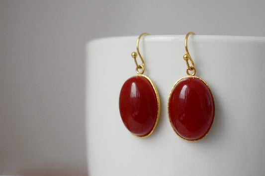 Rote Jade Ohrringe, Tiefrote Ohrringe, Statement Boho Ohrringe, Edelstein Schmuck, Muttertagsgeschenk für Sie