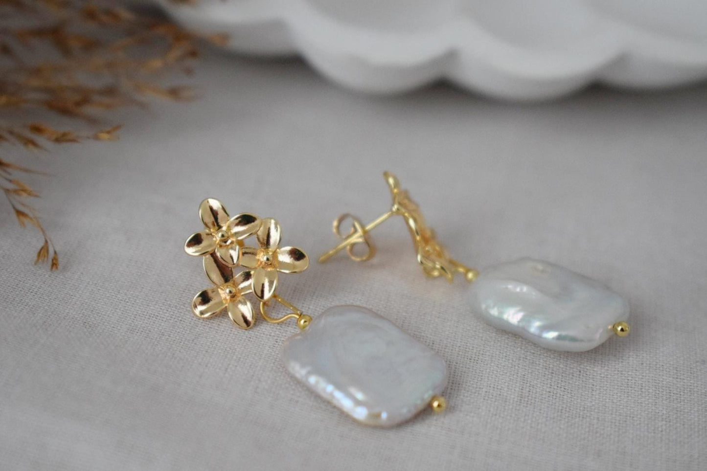 Barocke Keshi Perlen Ohrringe, Süßwasserperlen Schmuck, 18K vergoldete Blumen Ohrstecker, Vintage Stil Brautschmuck, Perfektes Brautjungfern Geschenk