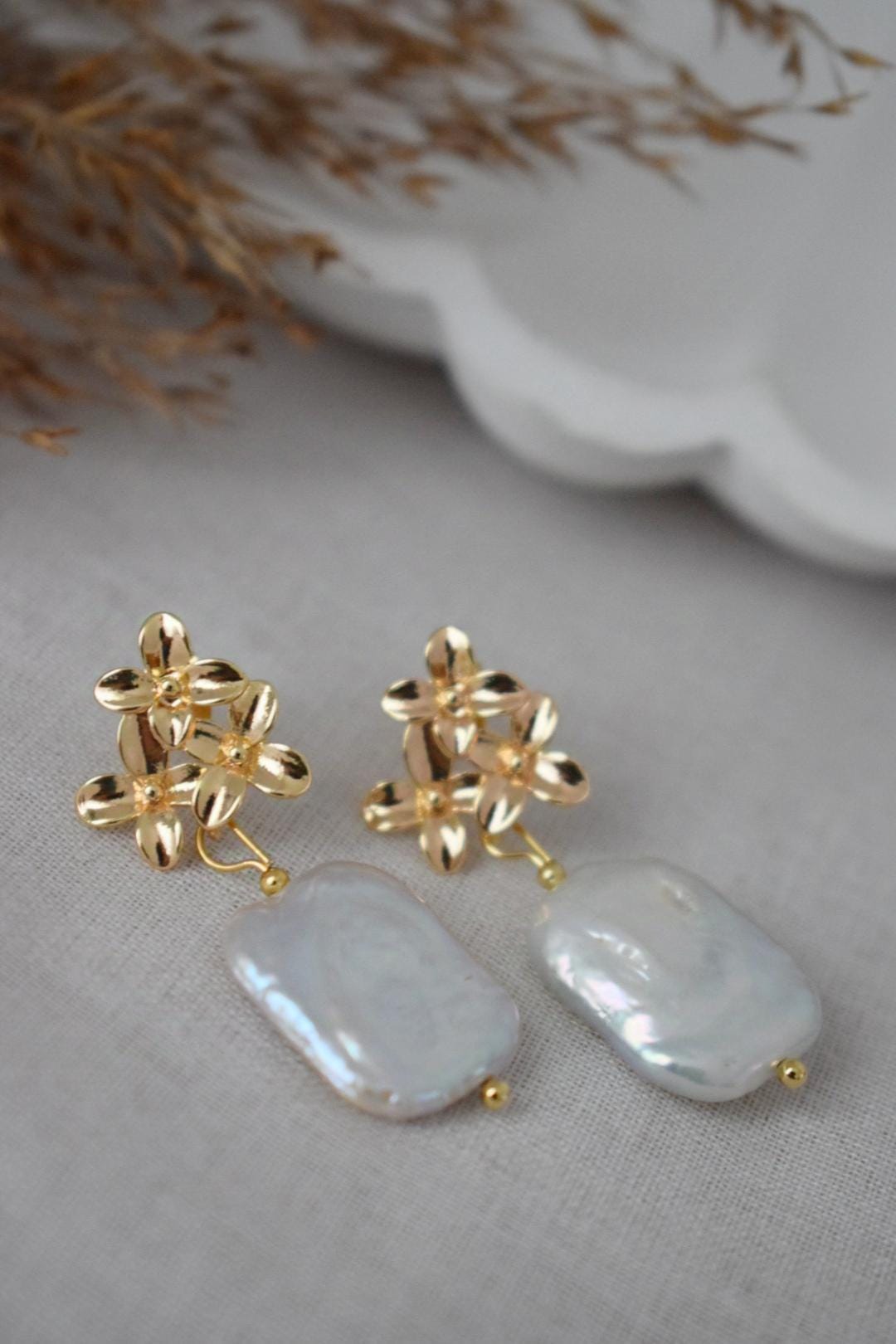 Barocke Keshi Perlen Ohrringe, Süßwasserperlen Schmuck, 18K vergoldete Blumen Ohrstecker, Vintage Stil Brautschmuck, Perfektes Brautjungfern Geschenk