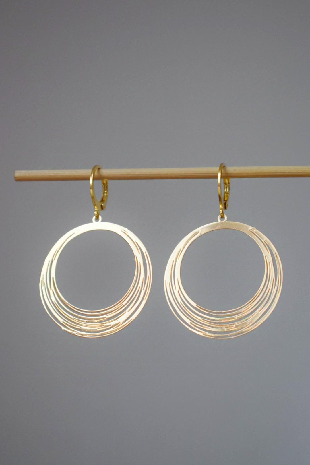 Runde Ohrringe, 24 Karat vergoldete Huggie-Creolen aus Edelstahl, leichter Statement-Schmuck, perfektes Geschenk für Frauen