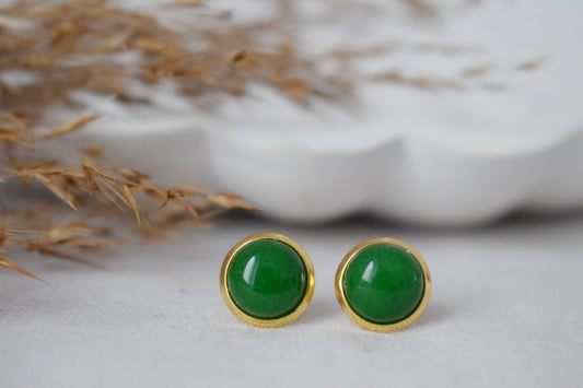 Grüne Jade Ohrstecker, 8mm Minimalistische Edelstein Ohrringe, 18k vergoldeter Schmuck, Geburtstagsgeschenk für Sie