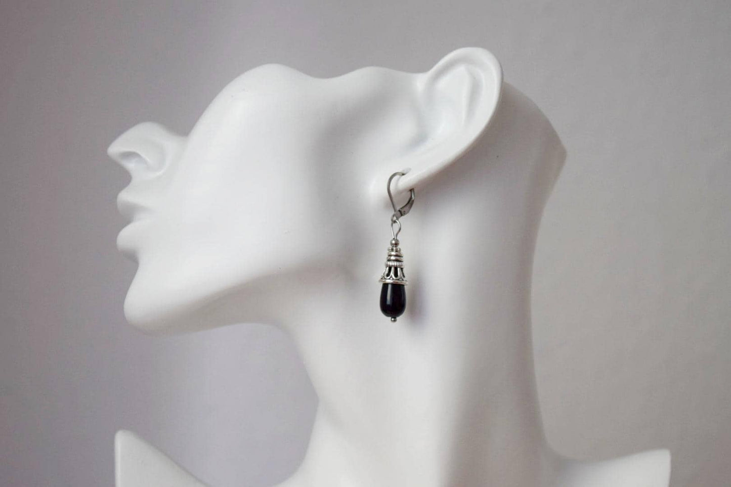 Schwarze Onyx Tropfen Ohrringe, Schwarze Edelstein Silber Tropfen Ohrringe, Vintage Stein Ohrringe für Frauen, Handgefertigter Schmuck Geschenk für Sie