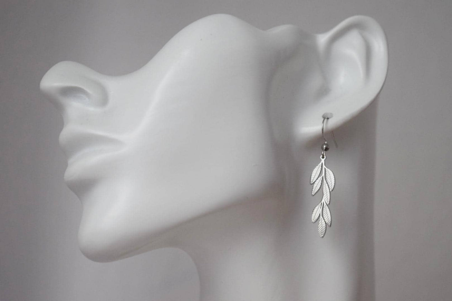 Blattohrringe für Frauen, Chirurgenstahl-Ohrhänger, Boho-Statement-Ohrringe, Leichter Schmuck, Bestes Geschenk für Sie