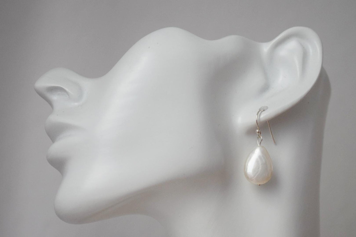 Natürliche Süßwassermuschel Ohrringe, Tropfen Ohrringe aus Sterling Silber, Schlichte Perlen Tropfen Hochzeit Ohrringe, Brautjungfern Geschenke