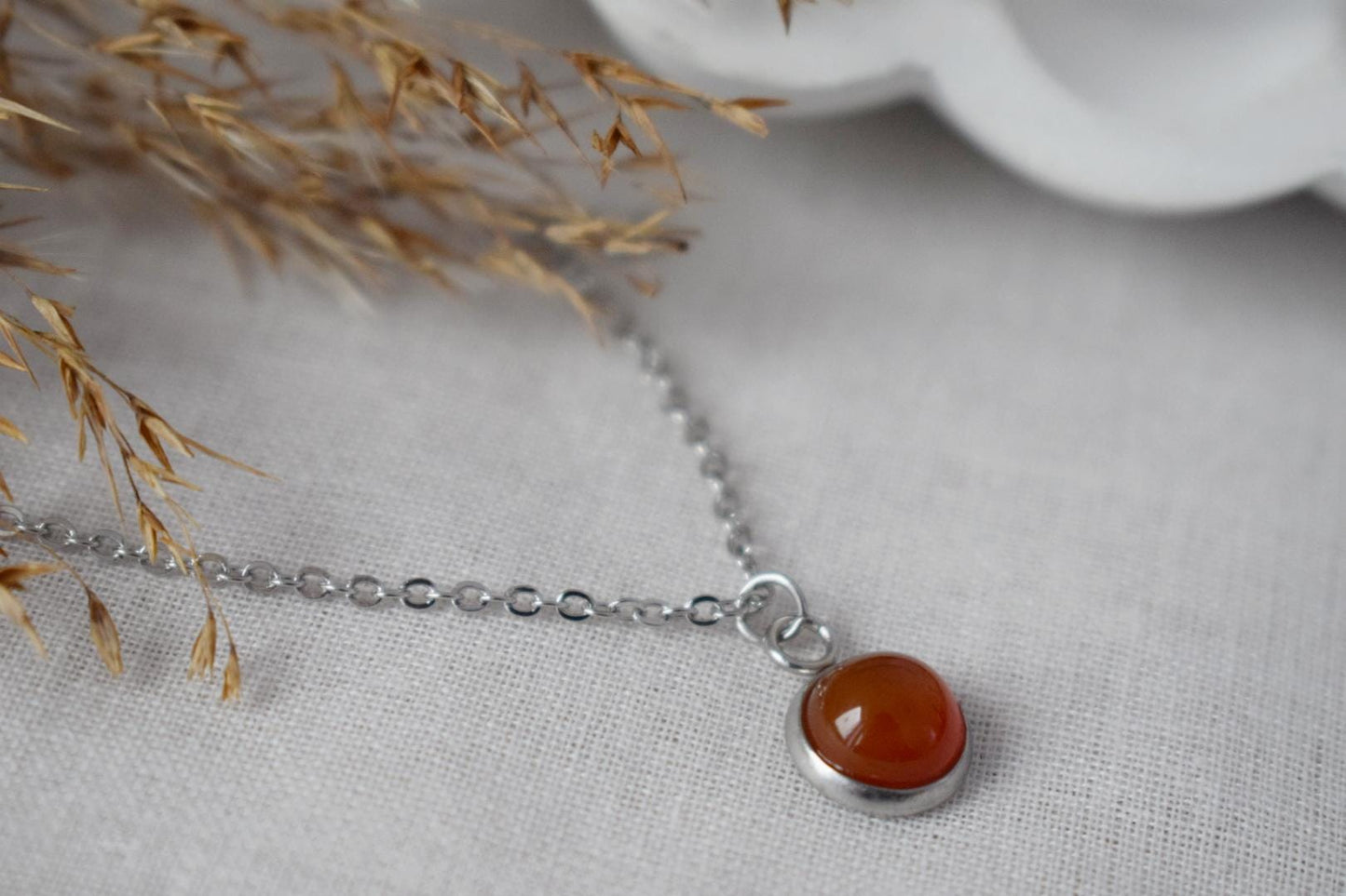 Rote Achat Halskette, Schlichte Edelstein Anhänger Halskette, Mini Edelstein rote Halskette, Roter Achat Schmuck, Handgemachter Schmuck, Geschenk für Sie