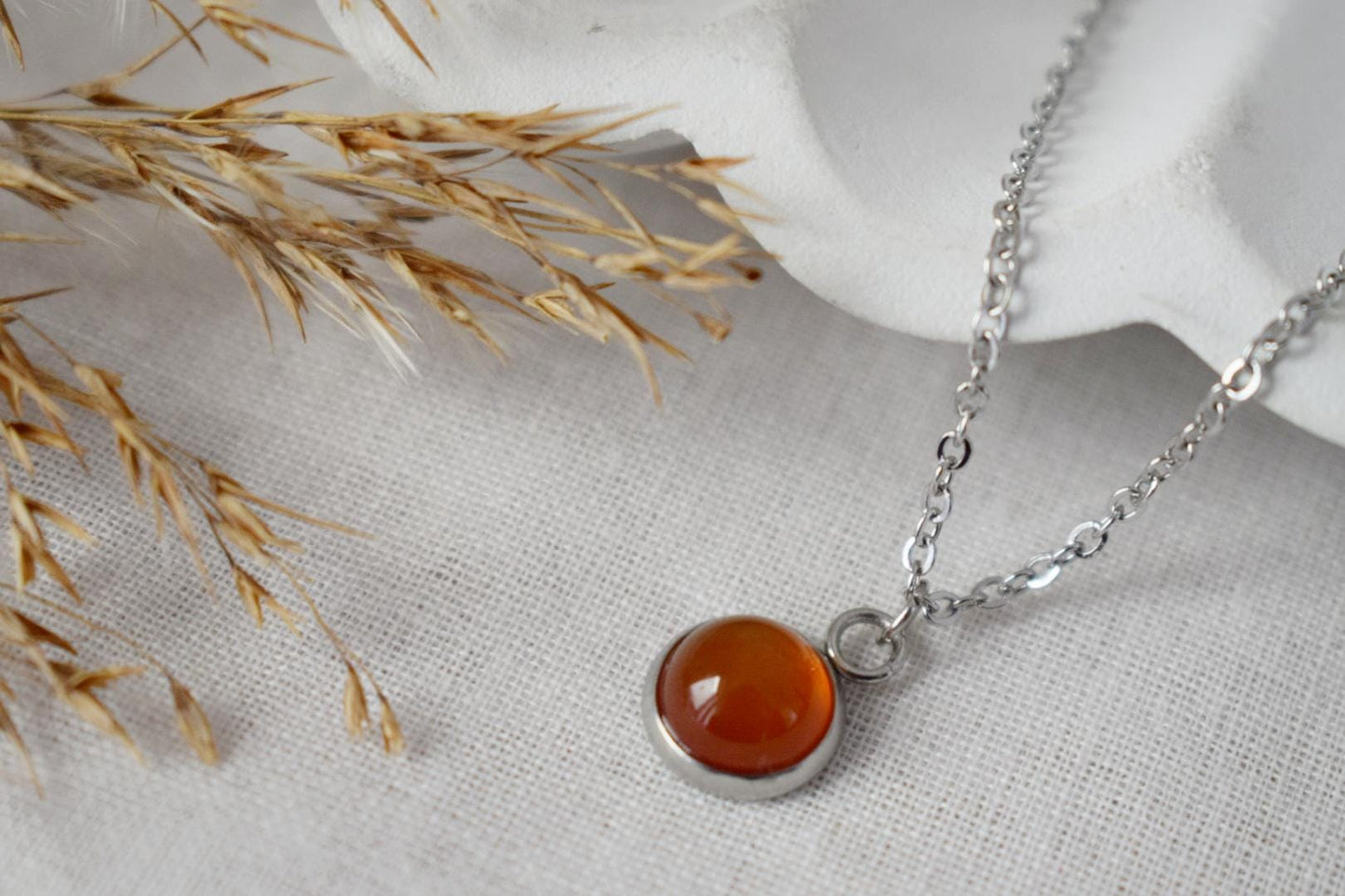 Rote Achat Halskette, Schlichte Edelstein Anhänger Halskette, Mini Edelstein rote Halskette, Roter Achat Schmuck, Handgemachter Schmuck, Geschenk für Sie