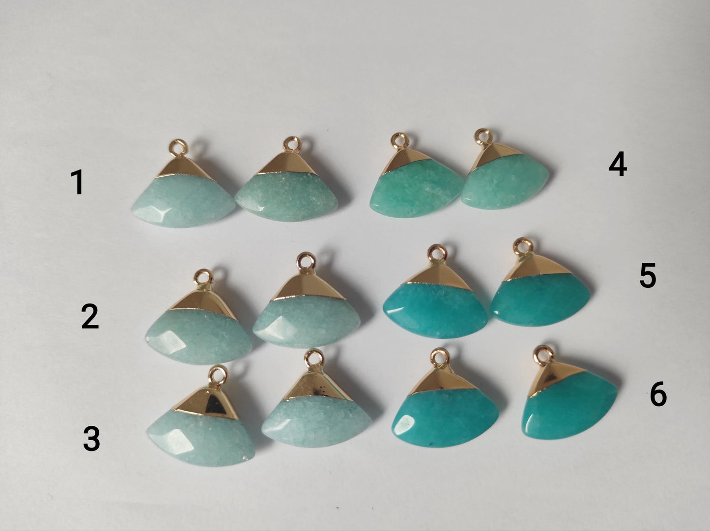 Aquamarin-Jade-Ohrringe, Fächer-Edelstein-Anhänger, vergoldete Edelstahl-Ohrringhaken, Einzigartiges Schmuckgeschenk, Bestes Weihnachtsgeschenk