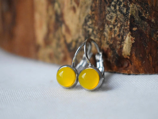 Gelbe Achat Ohrringe, 8mm Edelstein Ohrringe, Kleine Ohrringe, Leverback vergoldete Edelstahl Ohrringe, Handgefertigtes Schmuckgeschenk