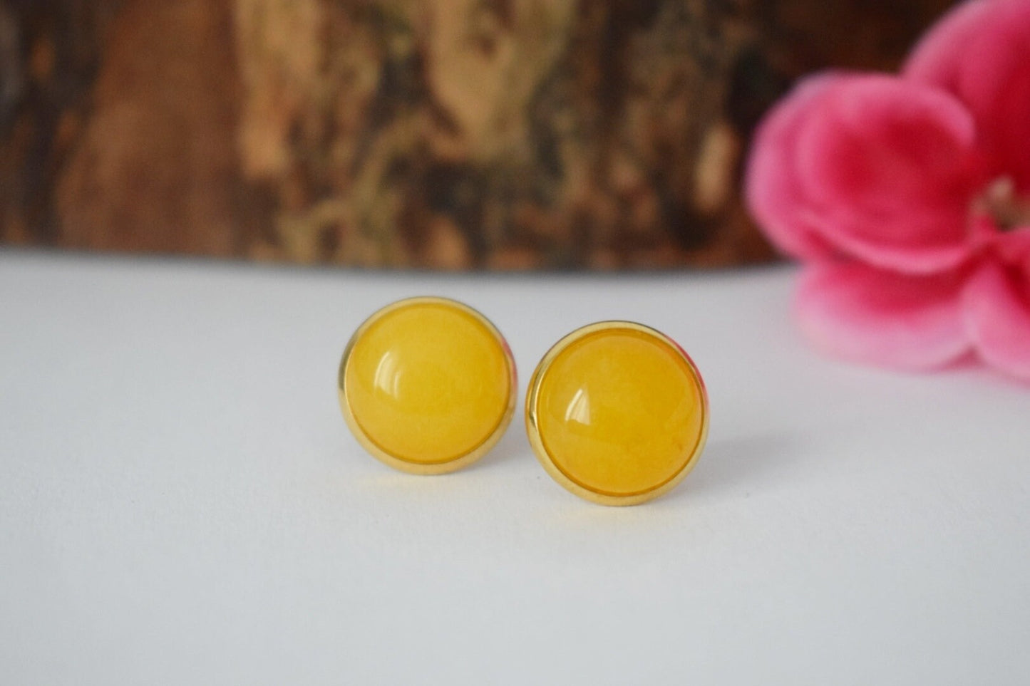 Gelbe Jade Ohrstecker, Jade Gold Ohrringe, Edelstahl, 12mm, Jade Schmuck, Geburtsstein, Heilstein, handgefertigter Schmuck Geschenk für Sie
