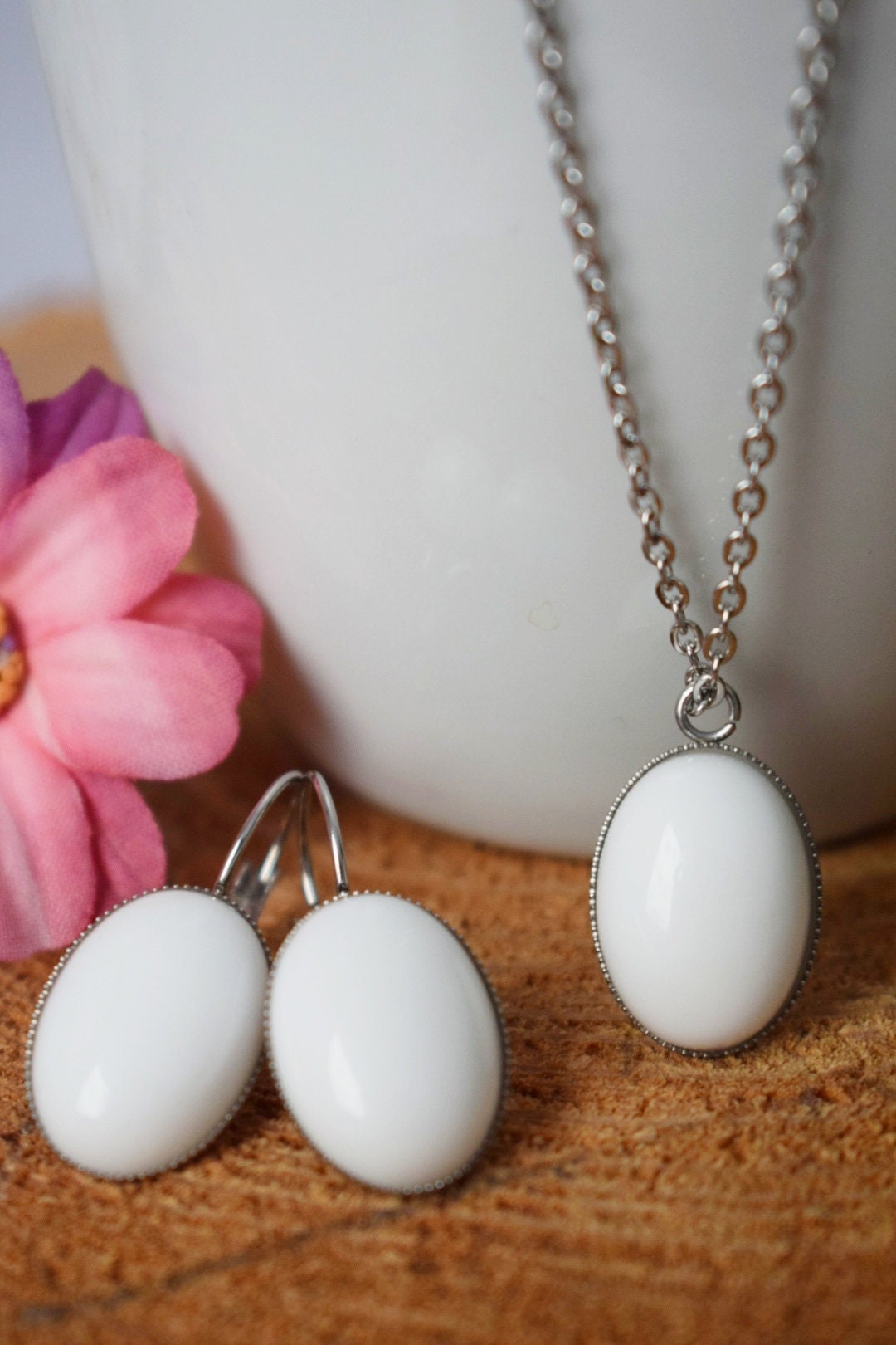Ovale weiße Jadekette für Frauen, Statement Halskette, Jade Schmuck Geschenk für ihre Frau, Weißer Jade Anhänger, Handgemachtes Geschenk für Mama