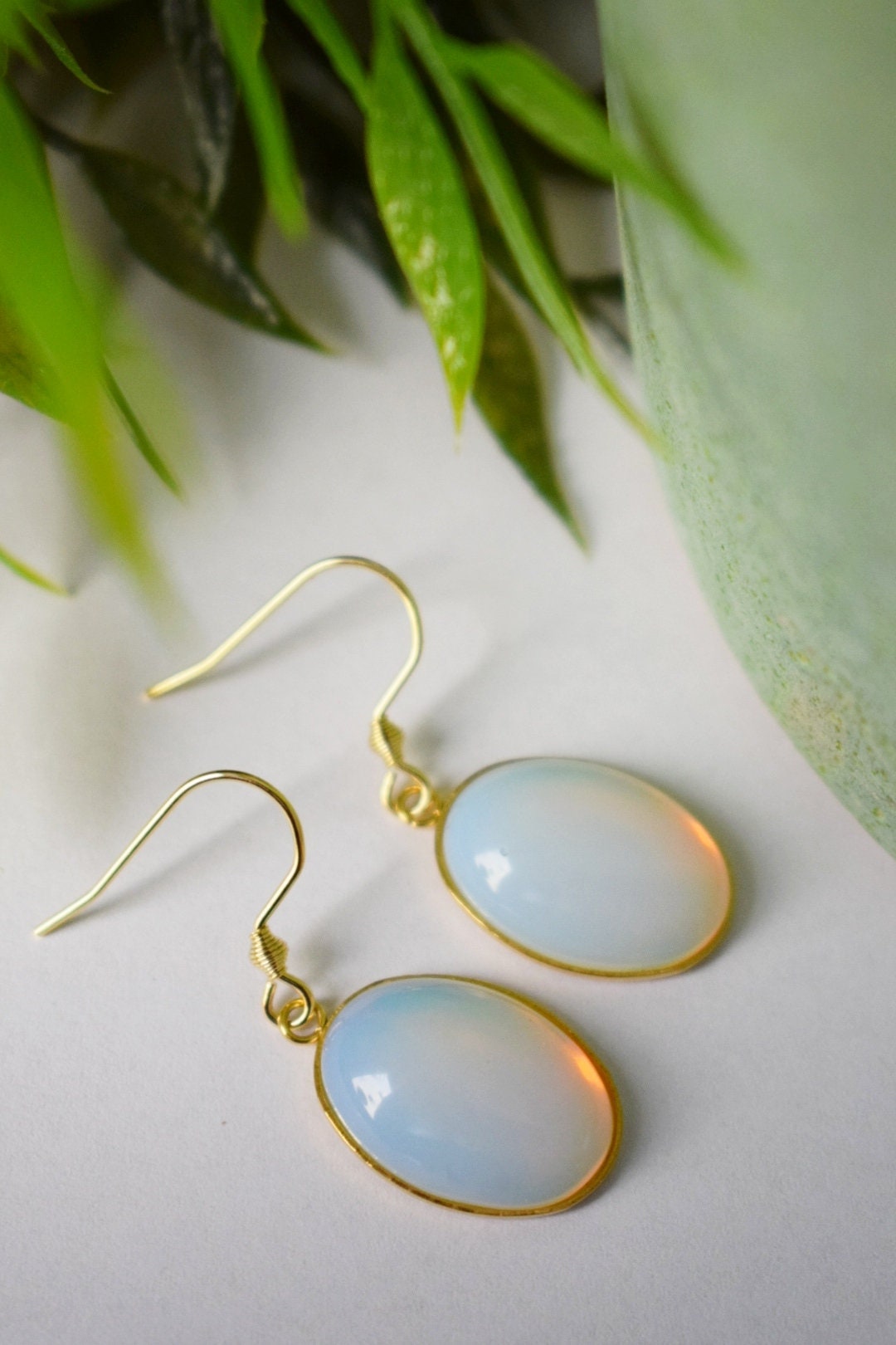 Regenbogen Opalit Halskette gold, Mondstein Edelstein ovaler Anhänger für Frauen, Brautjungfern Halskette, handgefertigter Schmuck, Muttertagsgeschenk