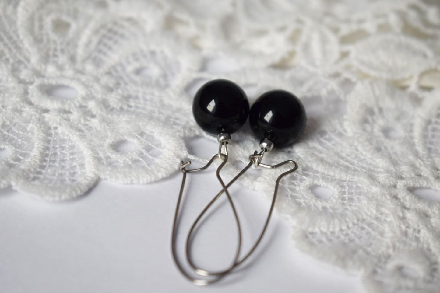 Schwarze Creolen für Frauen, Achat Creolen, Schwarzer Achat, Boho Creolen mit Edelstein, handgefertigter Schmuck, Geschenk für Sie