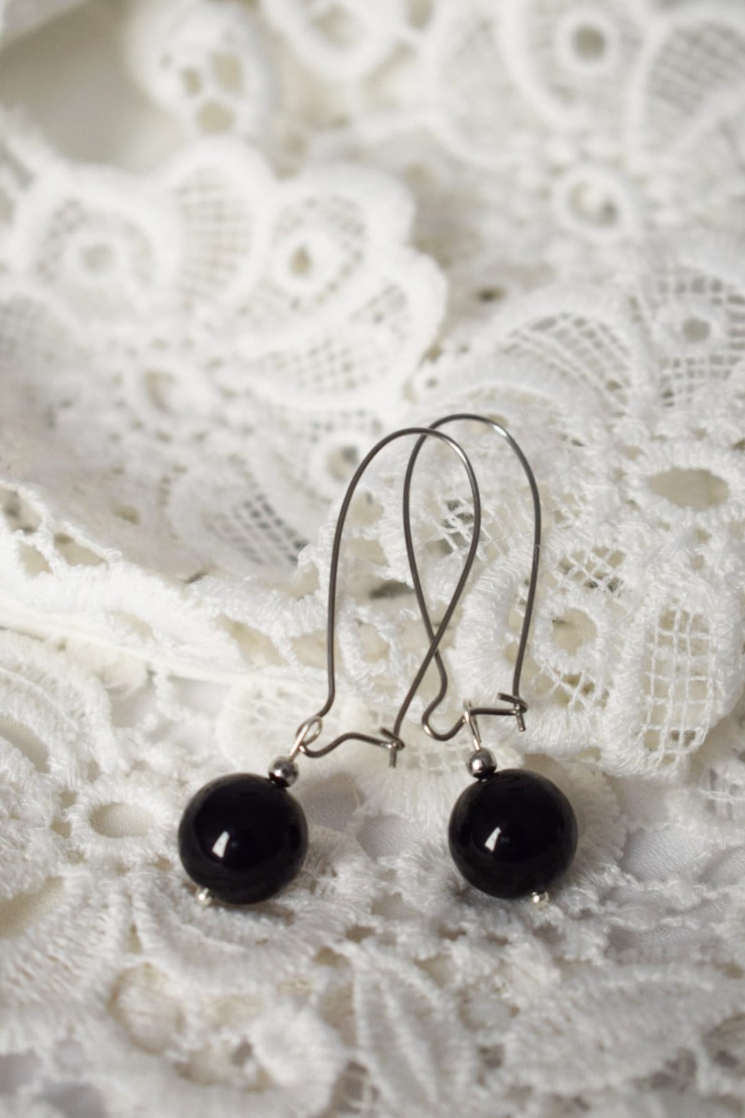 Schwarze Creolen für Frauen, Achat Creolen, Schwarzer Achat, Boho Creolen mit Edelstein, handgefertigter Schmuck, Geschenk für Sie