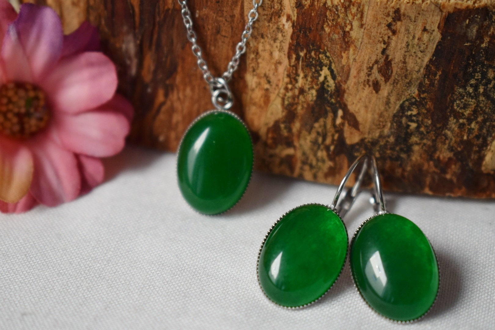 Vintage Bronze Green Jade Pendant Necklace, Oval Gemstone, Boho Jewelry
