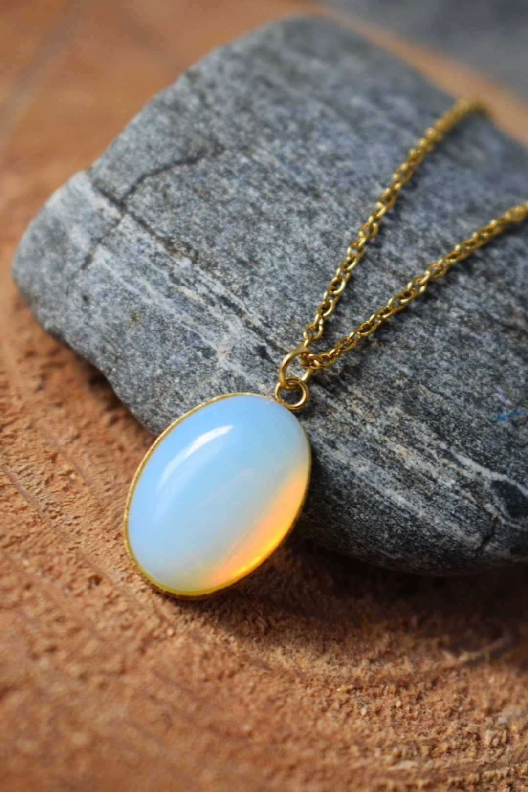 Regenbogen Opalit Halskette gold, Mondstein Edelstein ovaler Anhänger für Frauen, Brautjungfern Halskette, handgefertigter Schmuck, Muttertagsgeschenk
