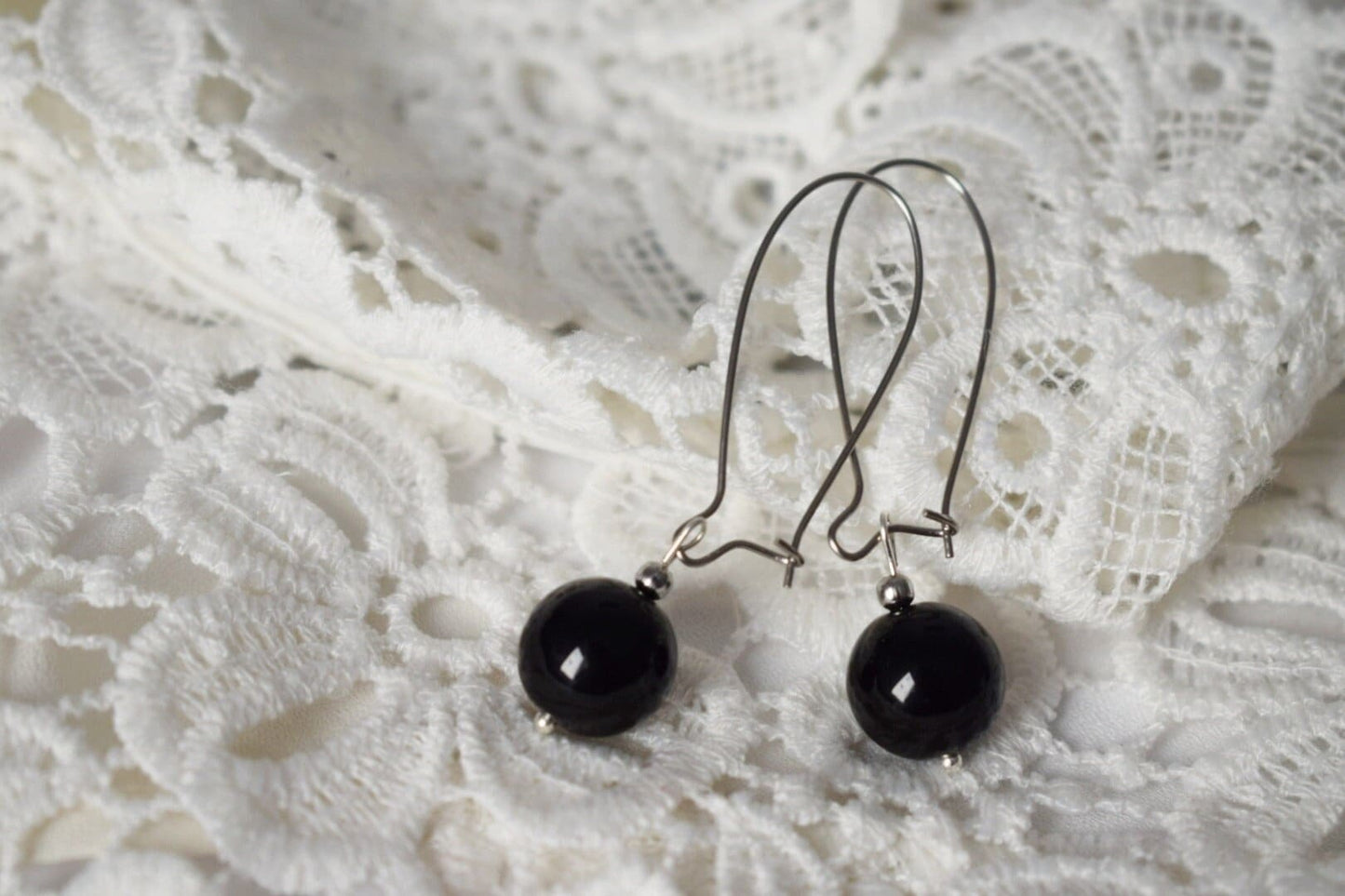 Schwarze Creolen für Frauen, Achat Creolen, Schwarzer Achat, Boho Creolen mit Edelstein, handgefertigter Schmuck, Geschenk für Sie