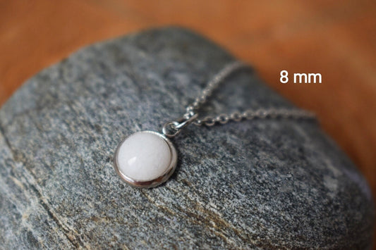 Weiße Jade-Anhänger-Halskette für Frauen, 8 mm Halskette, kleine Edelstein-Halskette, minimalistisch, weiße Halskette, handgefertigter Jade-Schmuck, Geschenk für Frauen