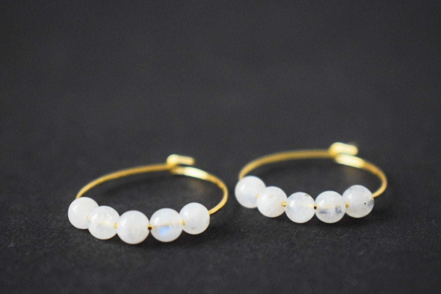 Mondstein Creolen mit 20mm 18k Chirurgenstahl Gold Creolen, Minimalistisch, Mondstein Gold Ohrringe, Jahrestag Geburtstagsgeschenk für Sie