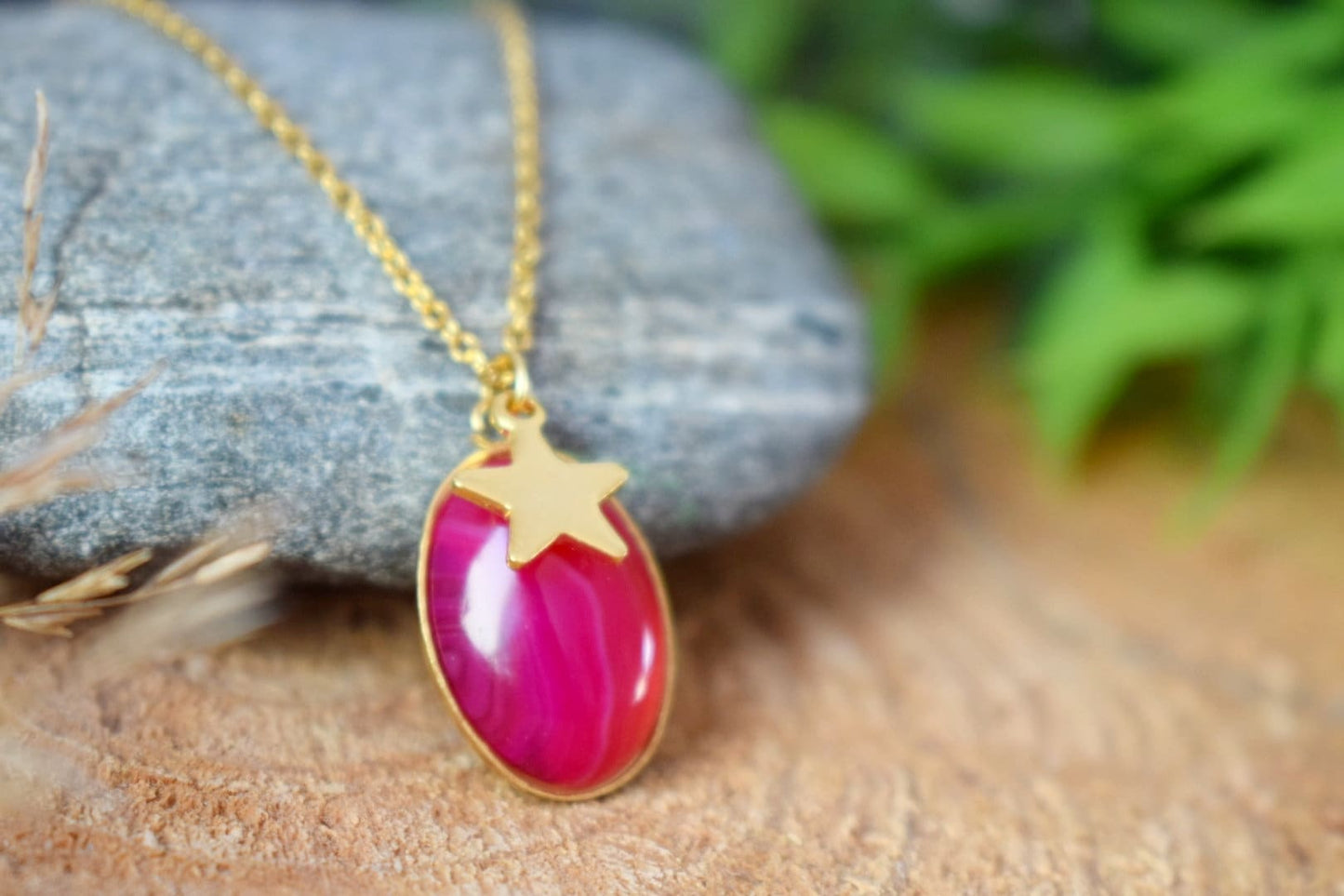 Halskette aus rosa Achat, Edelsteinkette mit Sternanhänger für Frauen, Steinanhänger, Boho-Schmuck, Einzigartiges Weihnachtsgeschenk für Sie