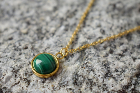 Natürliche Malachit Halskette Gold, zierliche Malachit Halskette, grüne Malachit Anhänger Halskette, Malachit Edelstein Halskette, Geschenk für Sie
