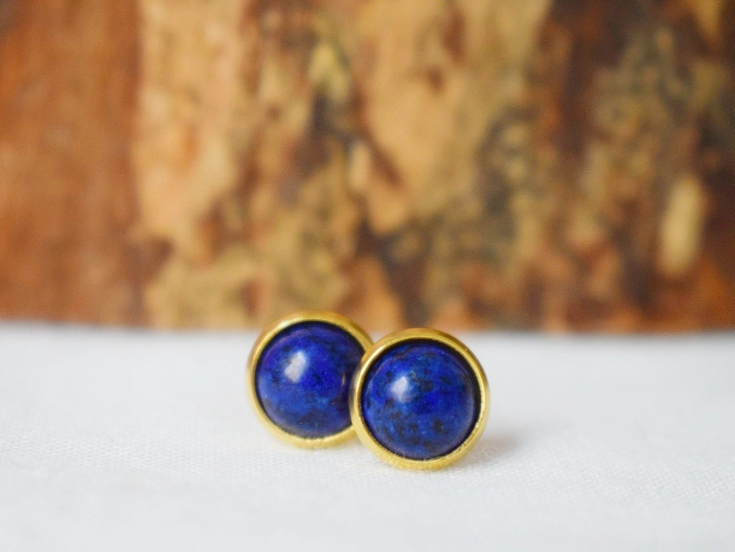 Lapis Ohrstecker Gold, Blaue Lapis Ohrringe Gold, Rund, Minimalistisch, 8mm, Lapislazuli Schmuck, September Geburtsstein, Handgemachter Schmuck