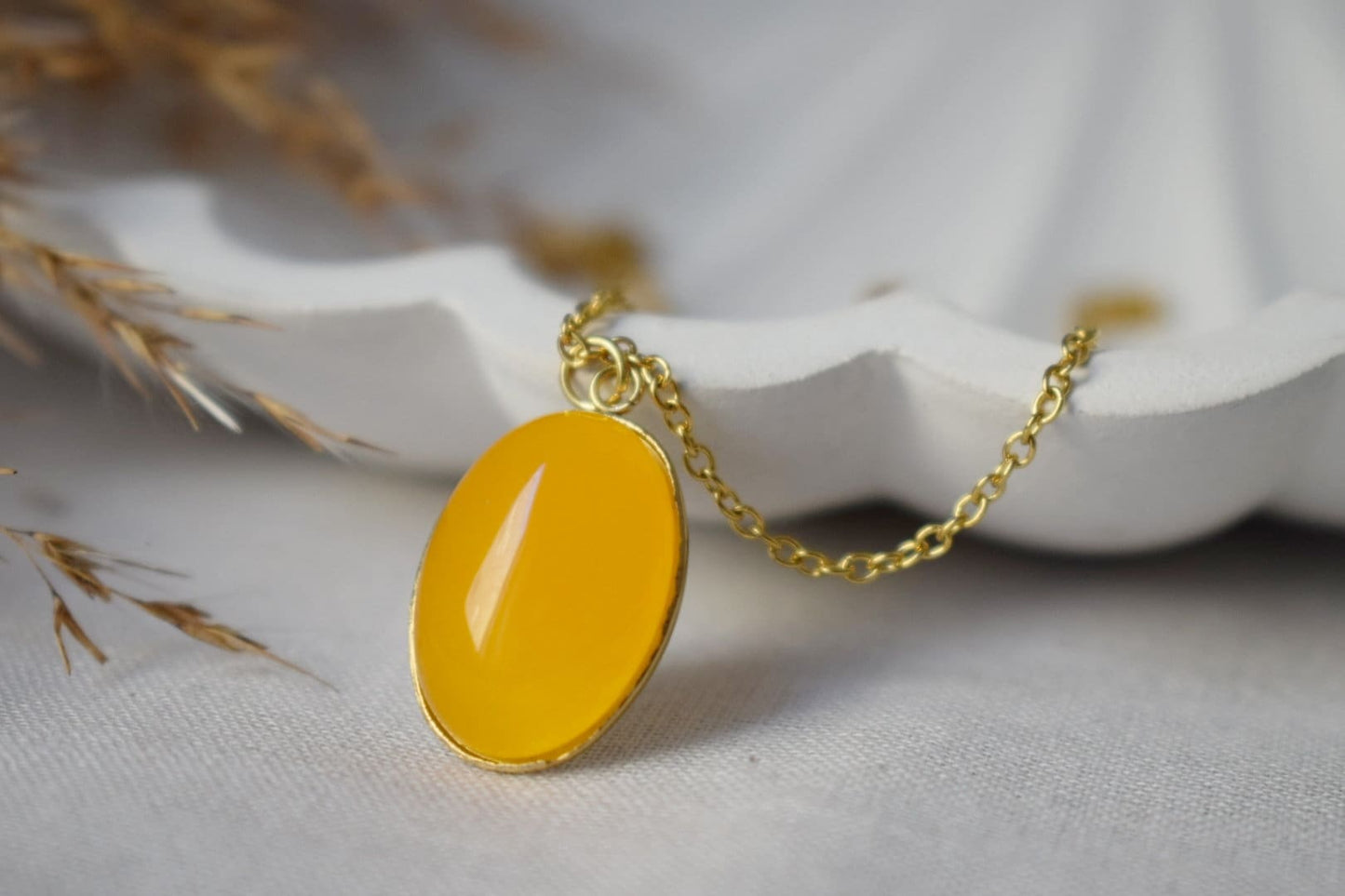 Gelbe Jade Ohrringe Gold, Ovale Edelstein Hängeohrringe, Gelber Anhänger, Baumelnde Tropfen Stein Ohrringe für Frauen, Jade Schmuck, Geschenk für Sie