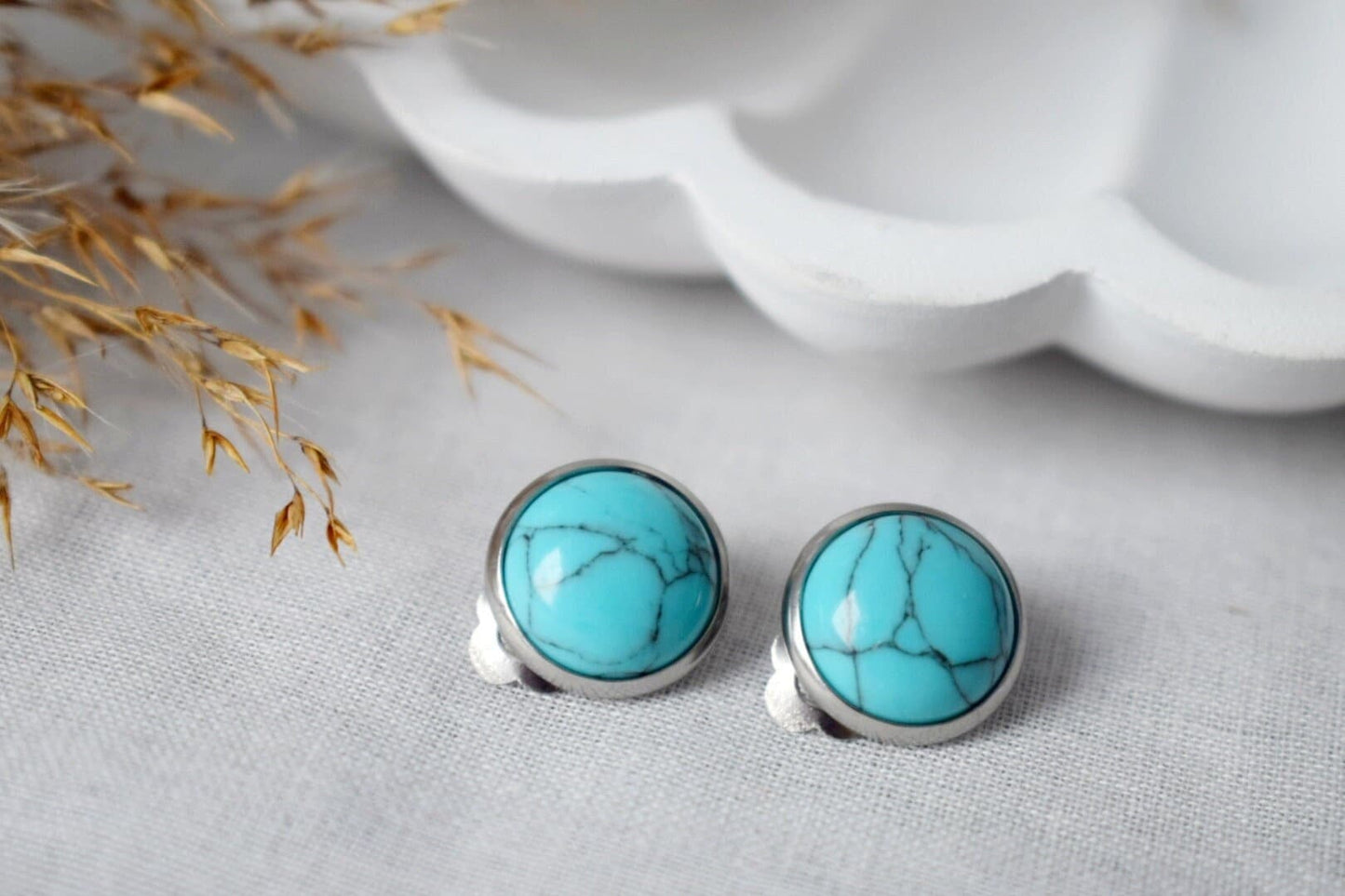 Ohrclips türkis, Ohrclips mit blauen Edelsteinen für Frauen, Ohrringe aus chirurgischem Edelstahl ohne Ohrloch, leichter handgefertigter Schmuck