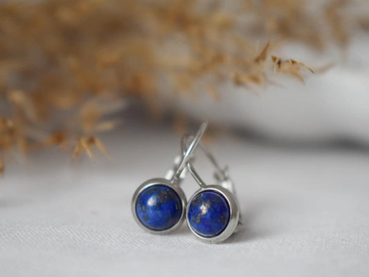Kleine blaue Lapislazuli-Ohrringe, minimalistisch, Edelstein, Naturstein, Hebelverschluss, rund, 6 mm, Schmuck mit Geburtsstein für September, Geschenk für sie