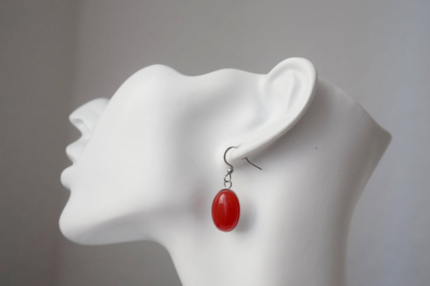 Rote Jade Ohrringe, Edelstein Ohrringe, Ovaler Anhänger, Roter Stein, Statement Hängeohrringe, Edelstahl, Schmuck Geschenk für sie