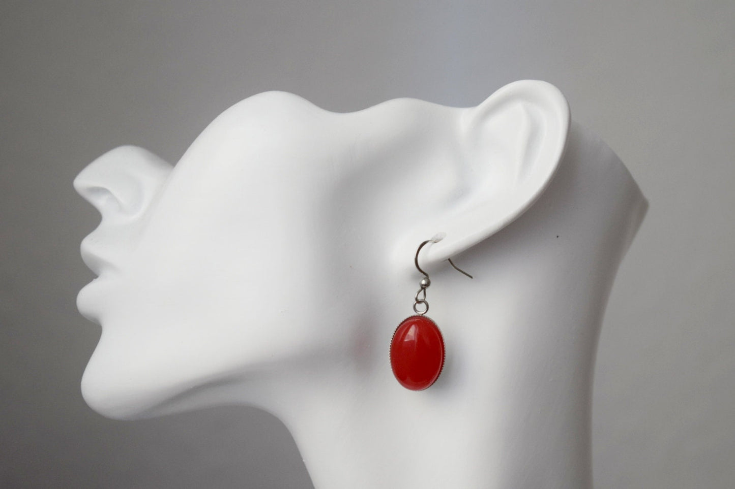 Rote Jade Ohrringe, Edelstein Ohrringe, Ovaler Anhänger, Roter Stein, Statement Hängeohrringe, Edelstahl, Schmuck Geschenk für sie