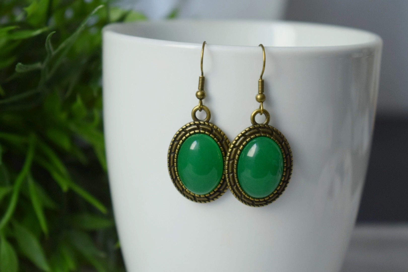 Vintage Bronze Green Jade Pendant Necklace, Oval Gemstone, Boho Jewelry