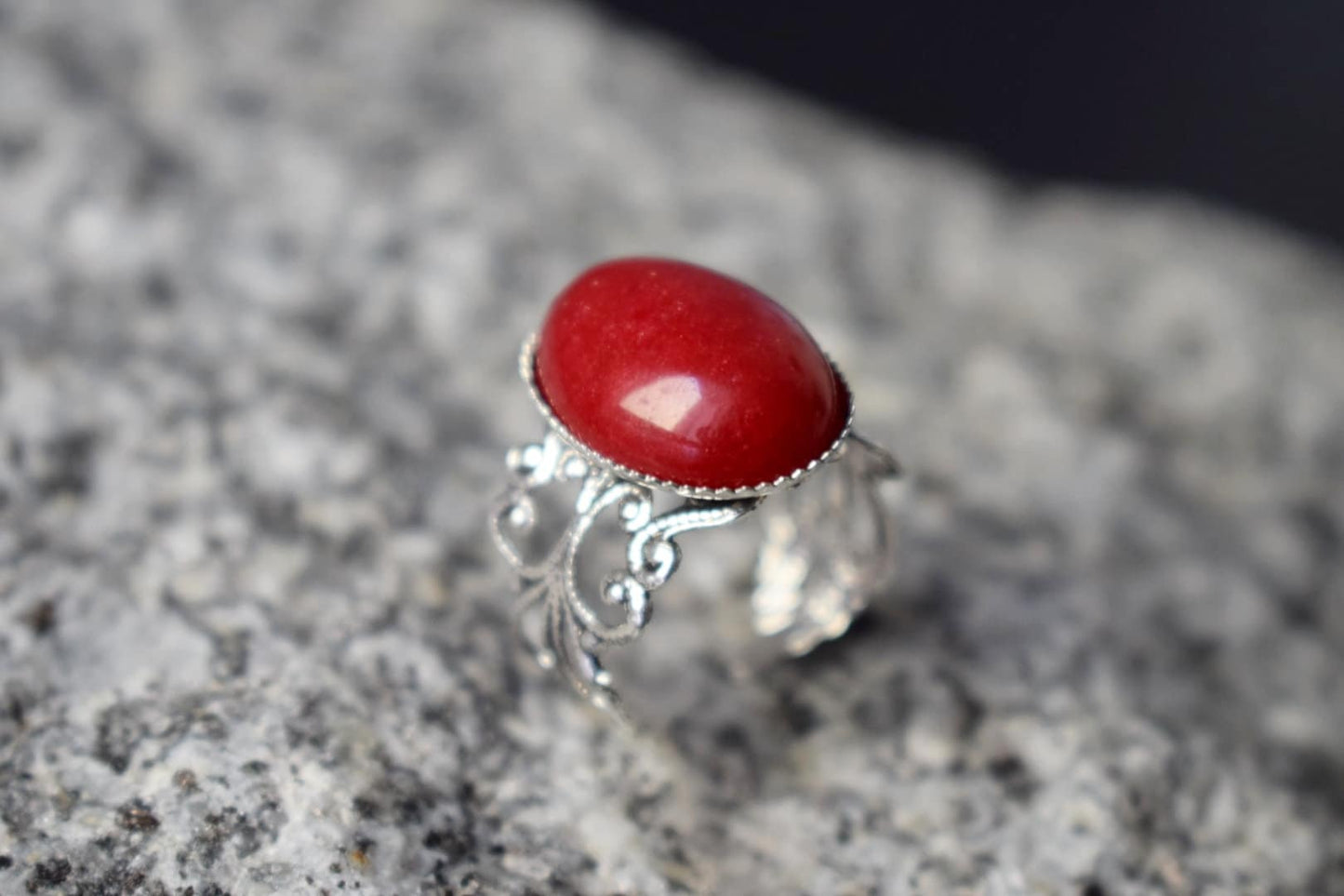 Halskette Rote Jade für Frauen, Lange verstellbare Kette mit Edelsteinanhänger, Stein Statement Halskette, handgefertigter Schmuck, Geschenk für Sie