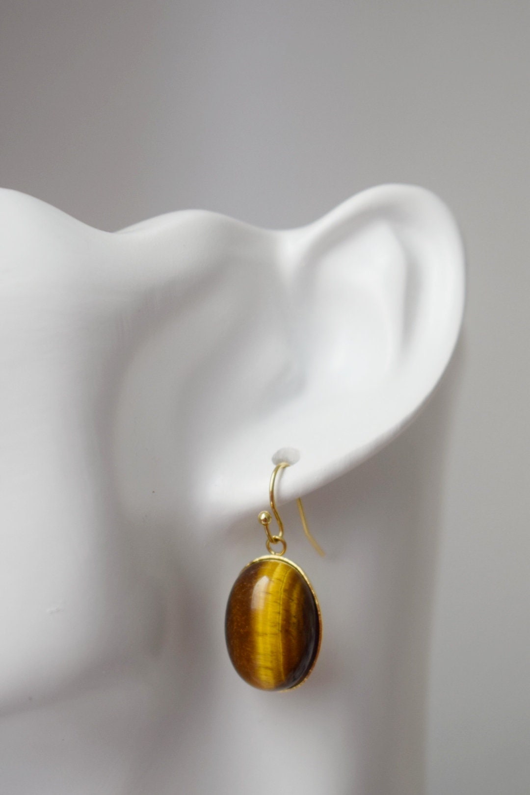 Ovale Tigerauge Ohrringe Gold, Edelstein Ohrhänger, Goldbraune Stein Hängeohrringe, Chakra, Heilstein, Tigerauge Schmuck, Geschenk
