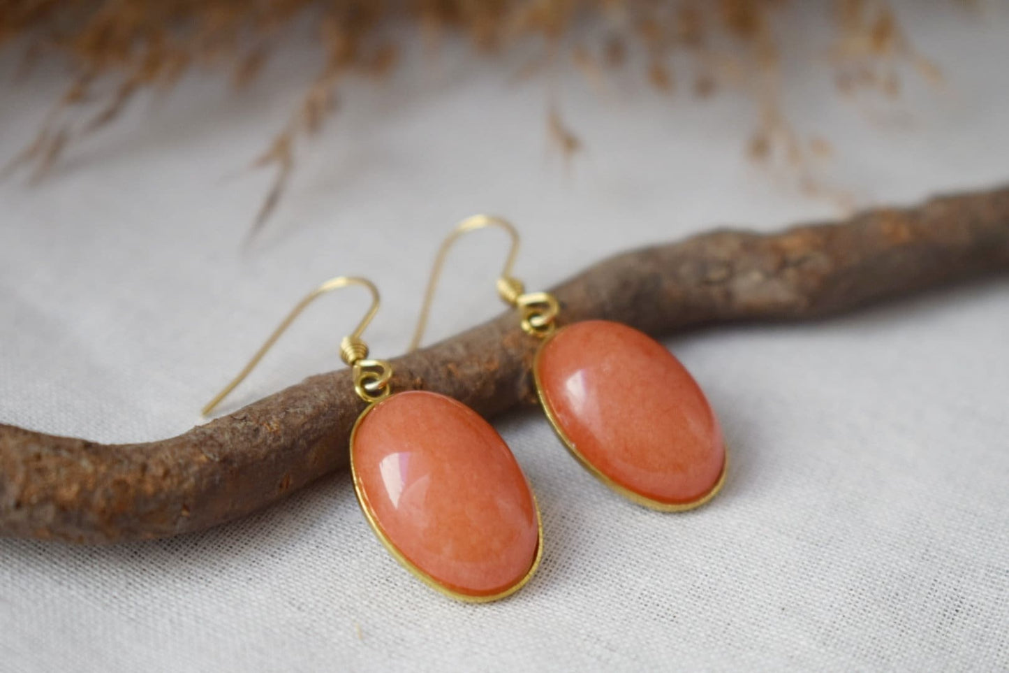 Orange Jade Ohrringe Gold, Ovale Edelstein Hängeohrringe, Orange Anhänger, Baumelnde Tropfen Stein Ohrringe für Frauen, Jade Schmuck, Geschenk für Sie